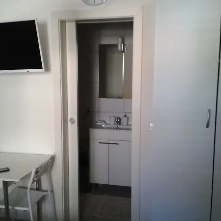 Studio Apartments Ana & Mia Vis Exterior photo