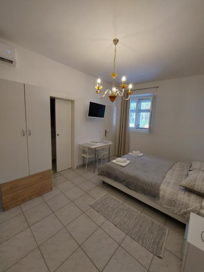 Ana & Mia Apartment